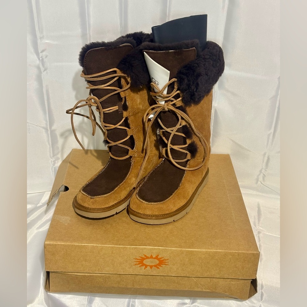 UGG Whitley NIB​